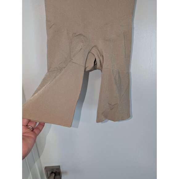 Spanx High waisted short shapewear 2x - Picture 2 of 4